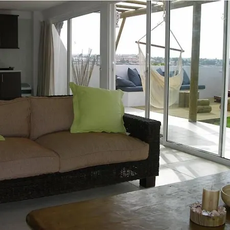 Maluhia Beachfront-exterior Jacuzzi Sea View Villa