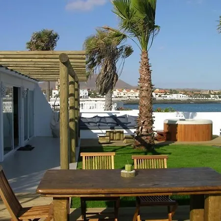 Villa Maluhia Beachfront-exterior Jacuzzi Sea View