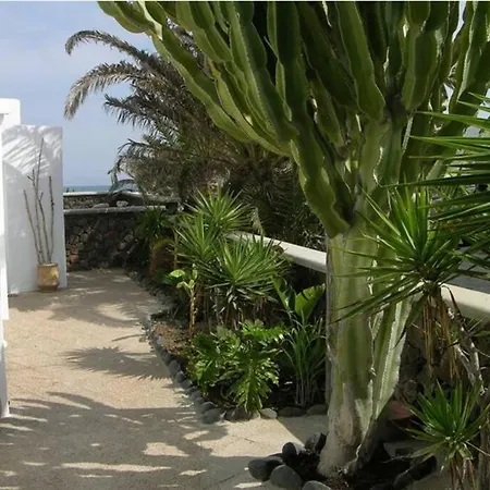 Villa Maluhia Beachfront-exterior Jacuzzi Sea View *