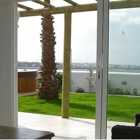 Maluhia Beachfront-exterior Jacuzzi Sea View